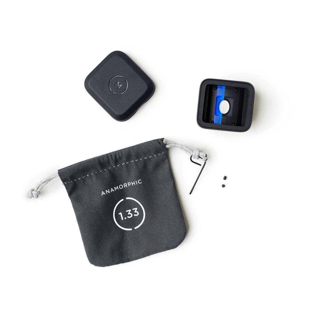 Moment Anamorphic Lens