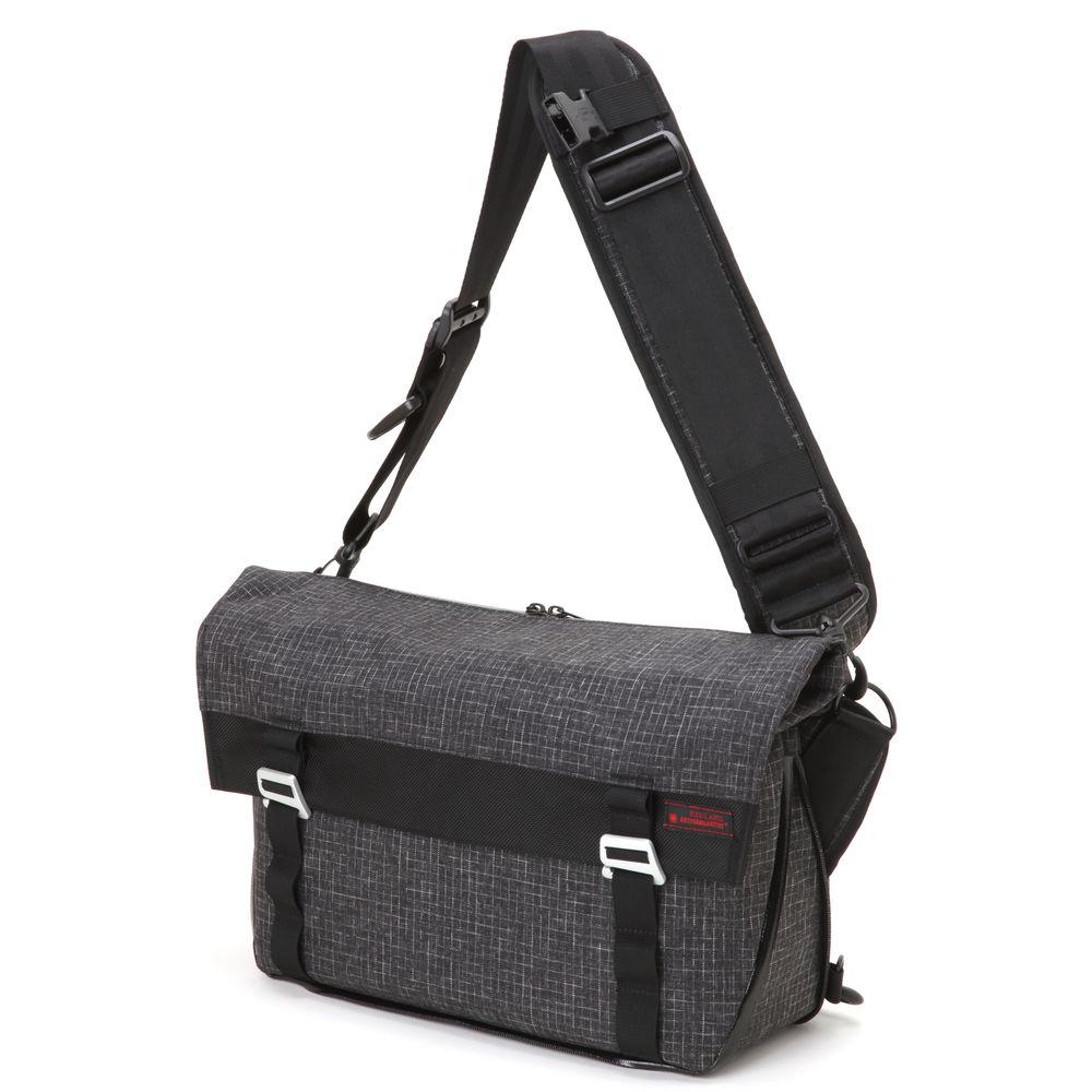 Artisan & Artist RDB-MG100 Camera Messenger Bag