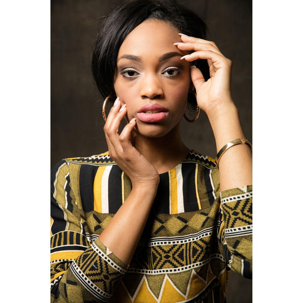 Savage Port-a-Stand Bogata Muslin Background