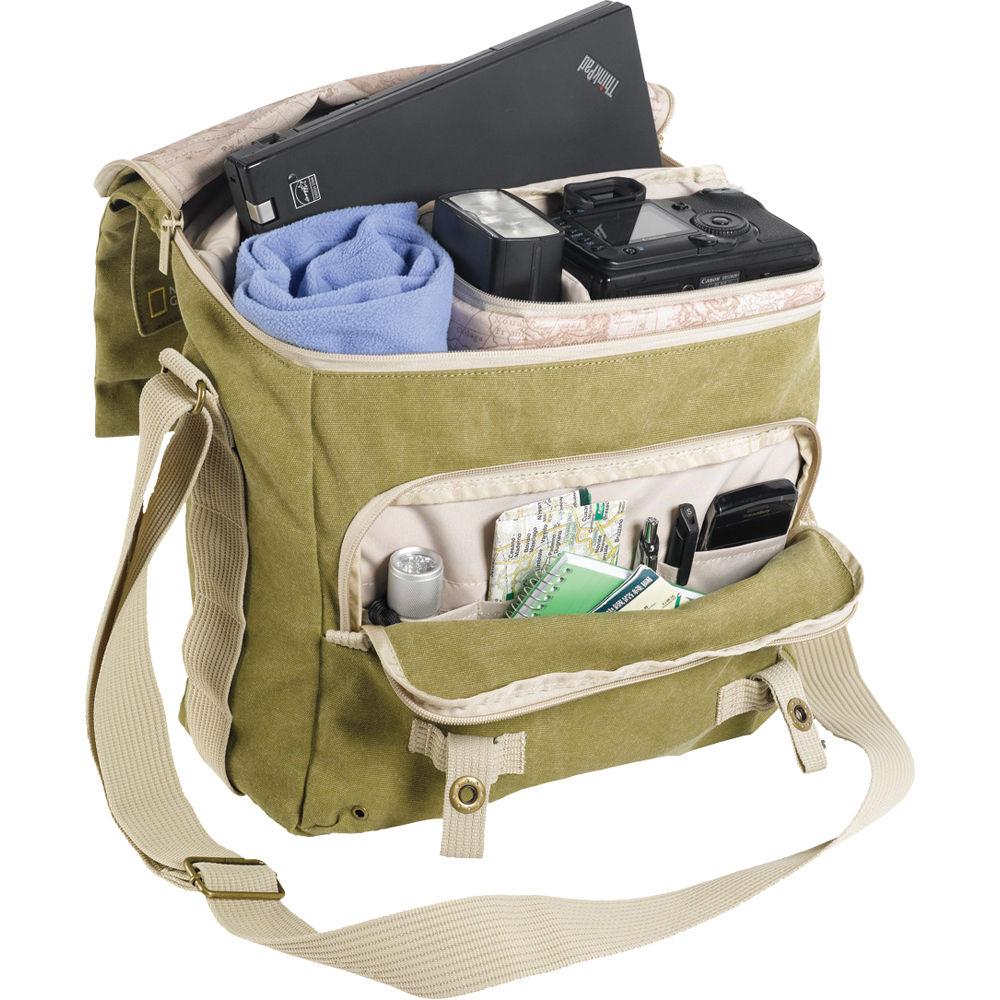 National Geographic Earth Explorer National Geographic 2476 Medium Messenger Bag
