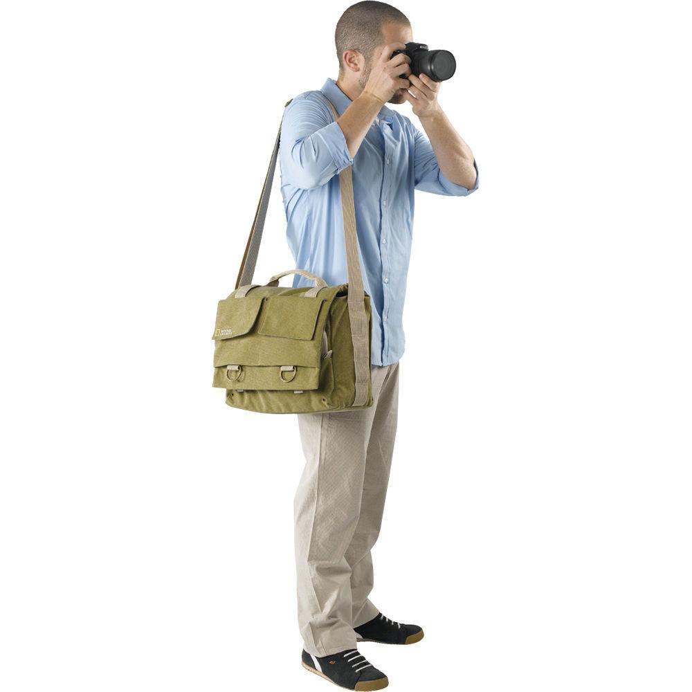 National Geographic Earth Explorer National Geographic 2476 Medium Messenger Bag